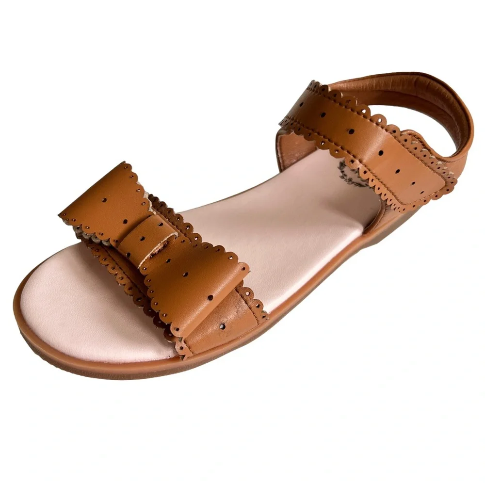 New OLIVE MAE Kids Tan Brown Bow Sandals Size 1Y Scallop Perforated Detail